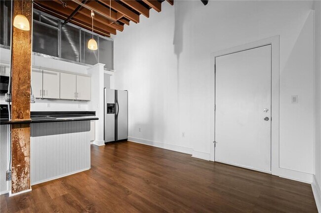 1-411 Dauphin St in Mobile, AL - Building Photo - Building Photo