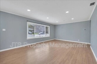 5429 Greenbrier Way in Fair Oaks, CA - Building Photo - Building Photo