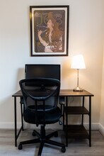 706 Rockland Ave, Unit B in Charlottesville, VA - Foto de edificio - Building Photo