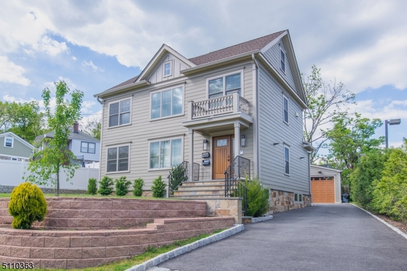 109 Springfield Ave in Summit, NJ - Building Photo