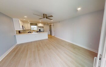 500 129th Ave E in Madeira Beach, FL - Building Photo - Building Photo