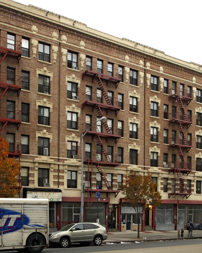 629-631 Lenox Ave in New York, NY - Building Photo - Building Photo