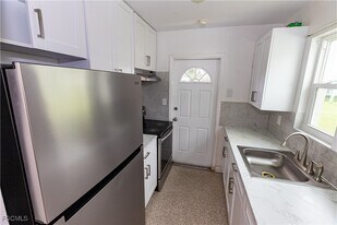 21043 Bersell Ave in Port Charlotte, FL - Building Photo