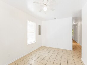 315 Isbell Rd in Fort Worth, TX - Building Photo - Building Photo