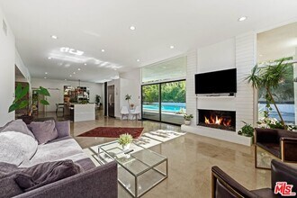 3744 Cody Rd in Los Angeles, CA - Building Photo - Building Photo