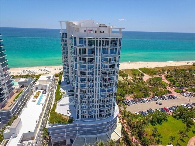 6515 Collins Ave, Unit 1609 in Miami Beach, FL - Foto de edificio - Building Photo