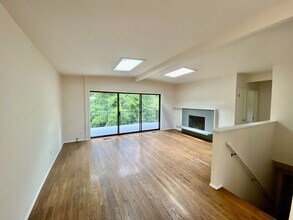 Bellevue Home!!! in Bellevue, WA - Building Photo - Building Photo