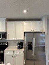 516 Voltaire Dr in Spring Hill, FL - Building Photo - Building Photo