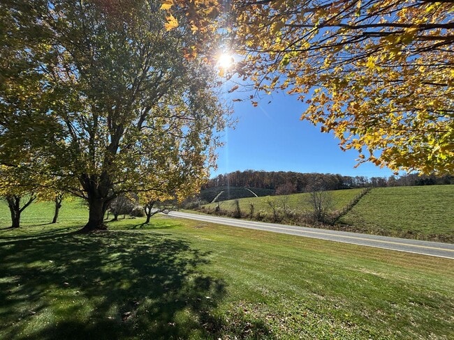 1137 Wagner Way in Crumpler, NC - Building Photo - Building Photo