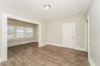 2174 W 103rd St-Unit -5 in Cleveland, OH - Building Photo - Building Photo