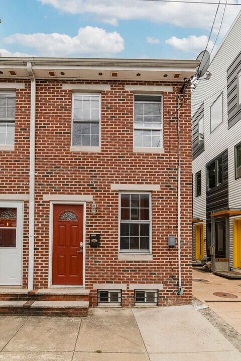 2307 Tulip St in Philadelphia, PA - Building Photo