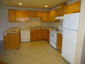 4139-4139 Marshall Ave in Eugene, OR - Building Photo - Building Photo