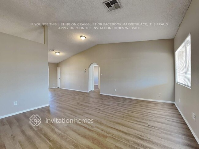 10322 W Calle Del Oro in Phoenix, AZ - Building Photo - Building Photo