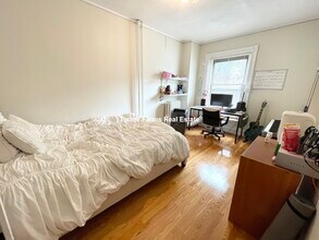 41 Bay State Rd, Unit 2F in Boston, MA - Foto de edificio - Building Photo