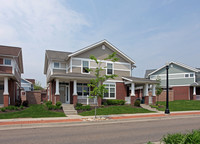 Edgewood Village in Akron, OH - Foto de edificio - Building Photo