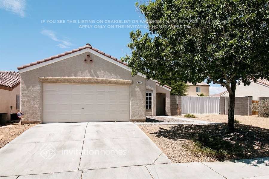 5925 Kenmore St in North Las Vegas, NV - Building Photo