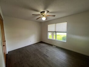 2004 Finch Haven Ln in Springfield, IL - Building Photo - Building Photo