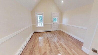 17 Dow St in Somerville, MA - Foto de edificio - Building Photo