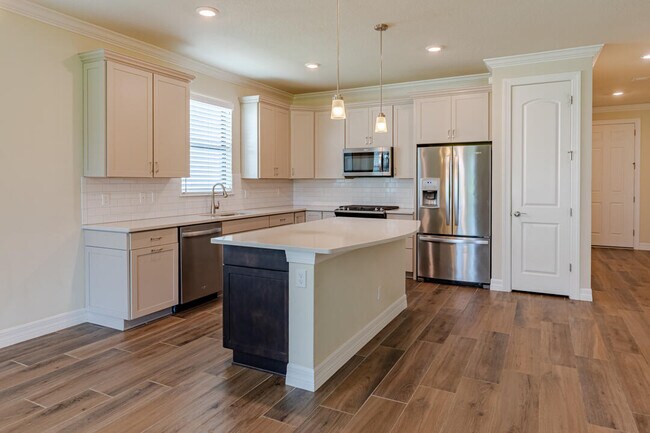 property at 740 S E Boboli Way