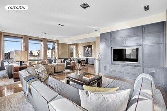 252 7th Ave in New York, NY - Foto de edificio - Building Photo