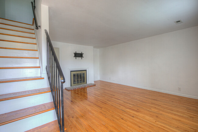 property at 5748 Brentwood Trace
