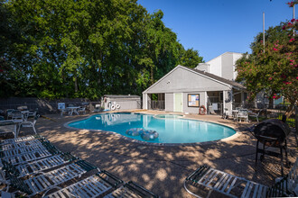 The Summit Apartments in San Marcos, TX - Building Photo - Building Photo