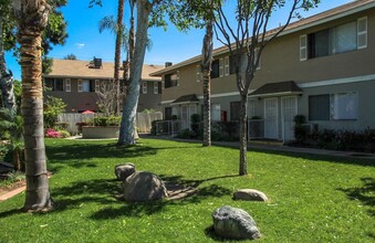 Gilbert Terrace Townhomes in Fullerton, CA - Building Photo - Building Photo