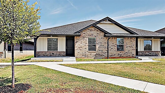 11527 Keystone Cir in Oklahoma City, OK - Building Photo - Building Photo