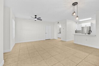 158 SW Peacock Blvd, Unit 30-104 in Port St. Lucie, FL - Building Photo - Building Photo