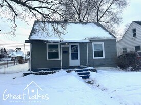 6898 Republic Ave in Warren, MI - Building Photo