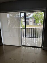 8051 S Colony Cir in Tamarac, FL - Building Photo - Building Photo