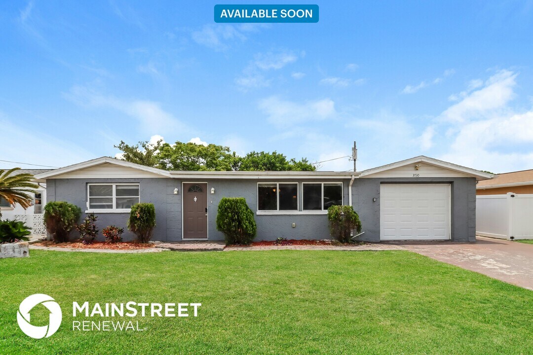 3730 Sablewood Dr in Holiday, FL - Foto de edificio