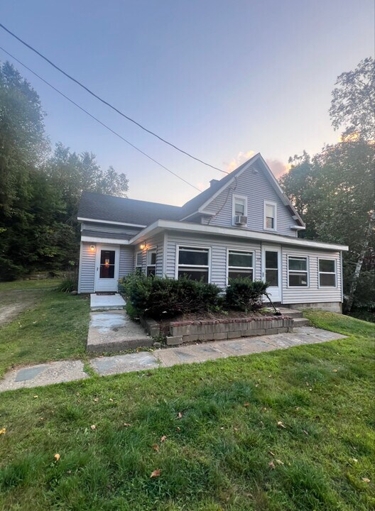 39 Lost River Rd in Woodstock, NH - Foto de edificio