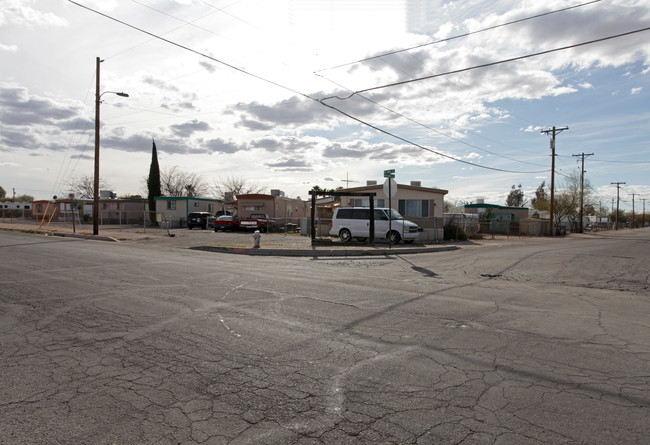 Mossman Mobile Home Park in Tucson, AZ - Building Photo - Building Photo