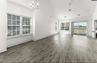 6010 Windsor Green Way in Myrtle Beach, SC - Foto de edificio - Building Photo