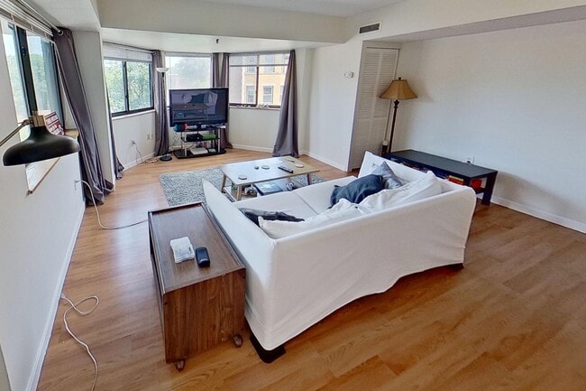 147 Kelton St, Unit 312 in Boston, MA - Building Photo - Building Photo