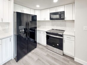 10767 San Diego Mission Rd in San Diego, CA - Building Photo - Building Photo