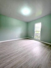 651 Brookside Dr in Cedar Hill, TX - Foto de edificio - Building Photo