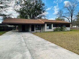 1904 Delaroche Dr W in Jacksonville, FL - Building Photo