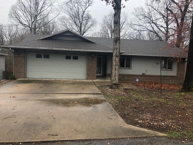 property at 15 Lambourn Dr
