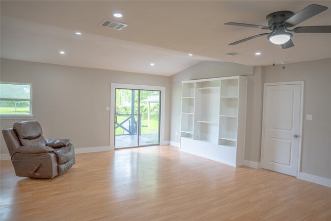 5002 Blackberry Ln