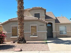 15608 W Ocotillo Ln in Surprise, AZ - Foto de edificio - Building Photo