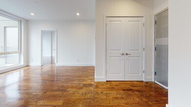 13828 Queens Blvd in Queens, NY - Building Photo - Building Photo