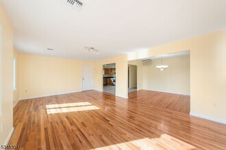 102 Buchanan St in Linden, NJ - Building Photo - Building Photo