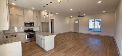 941 Petit Jean St in Prairie Grove, AR - Building Photo - Building Photo