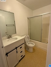 17082 Chatsworth St in Granada Hills, CA - Building Photo - Building Photo