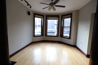 2320 W Armitage Ave in Chicago, IL - Building Photo - Building Photo