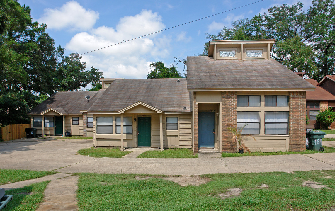 1842 Nekoma Ct in Tallahassee, FL - Foto de edificio