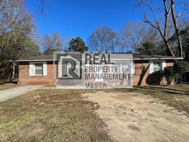 2403 Groveland Cir N