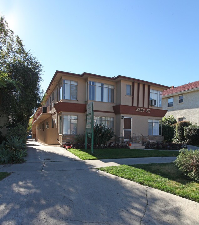 Rowena Avenue Apartments in Los Angeles, CA - Building Photo